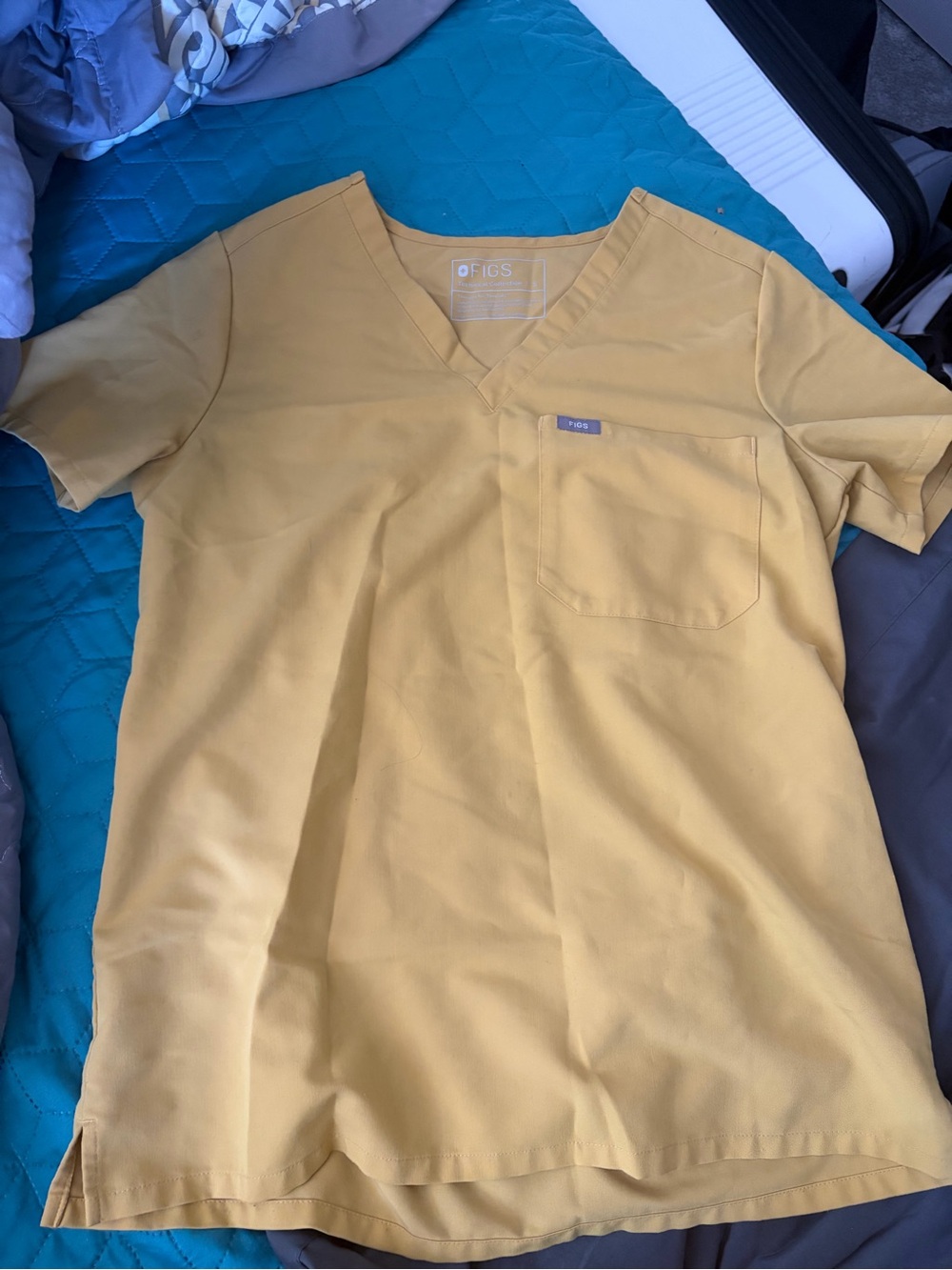 FIGS Catarina Scrub Top + Straight Leg Scrub Pants Set – Light Gold – Size Small